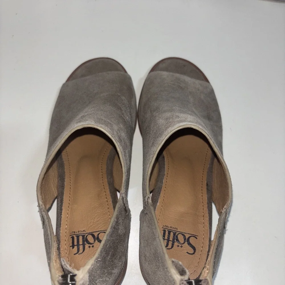 Sofft Women's 7.5 Carleigh Shootie Light‎ Gray/ Beige Greige